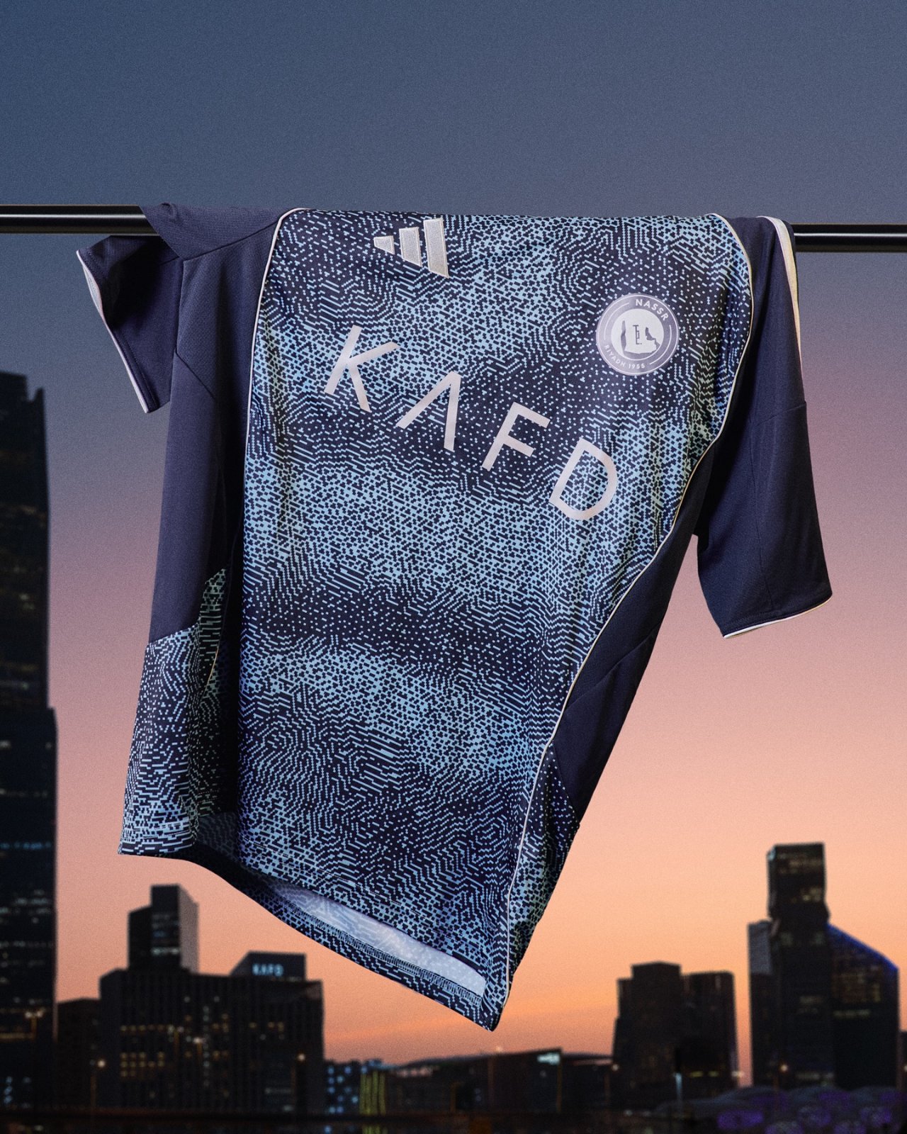 Al-Nassr voetbalshirts 2025-2026 geïnspireerd door zon en sterren boven Riyadh