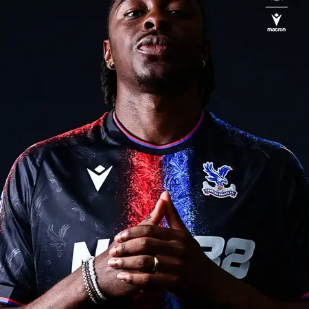 Crystal Palace voetbalshirts 2024-2025 bevatten opvallende adelaar print