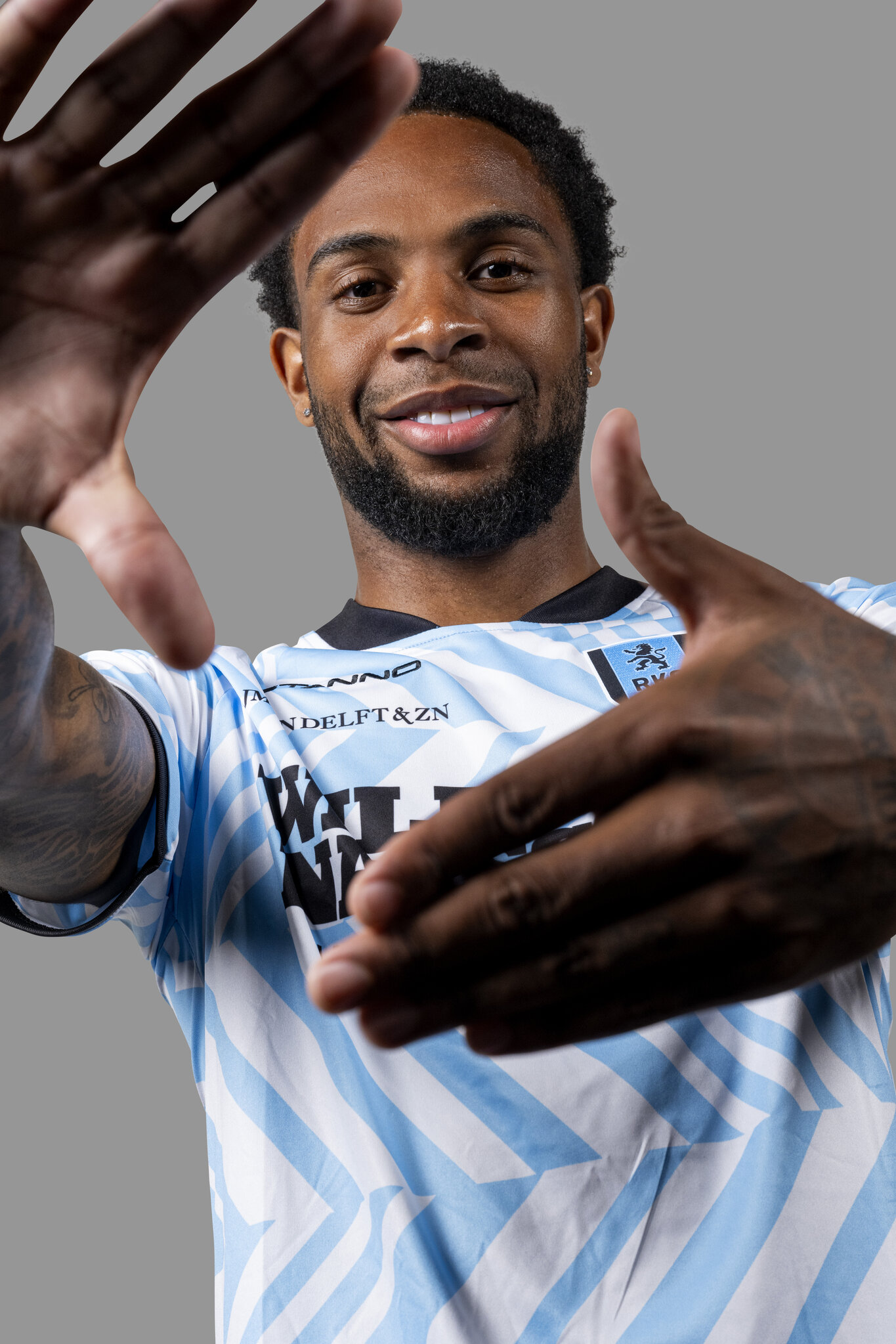 RKC Waalwijk voetbalshirts 2024-2025 bevatten banen! 