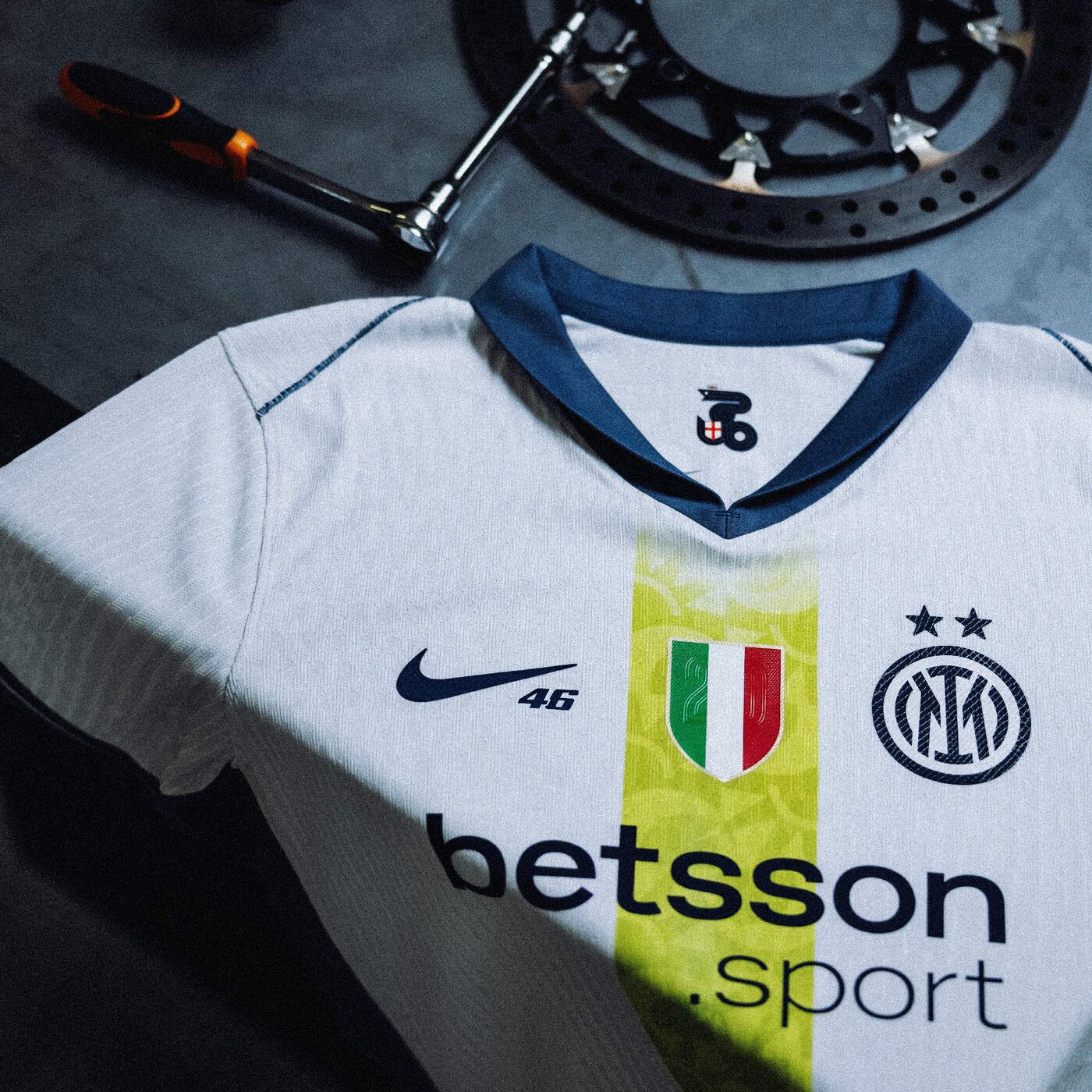 Inter Milan en Nike lanceren special edition Valentino Rossi voetbalshirt
