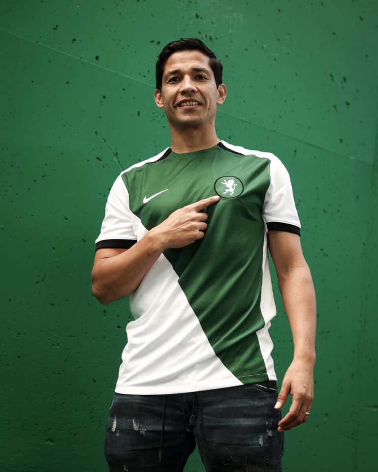 Sporting Lissabon voetbalshirt 2024-2025 eerbetoon aan Stromp en Europa Cup II