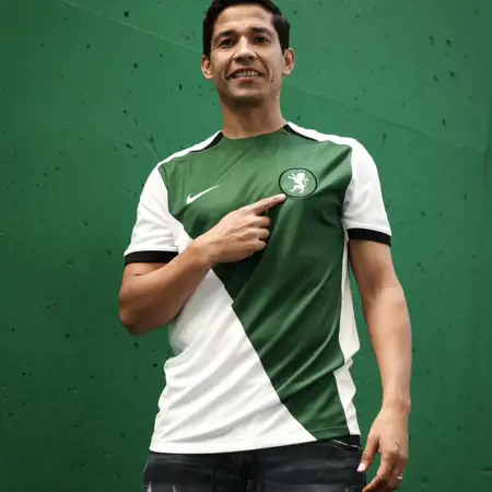 Sporting Lissabon voetbalshirt 2024-2025 eerbetoon aan Stromp en Europa Cup II