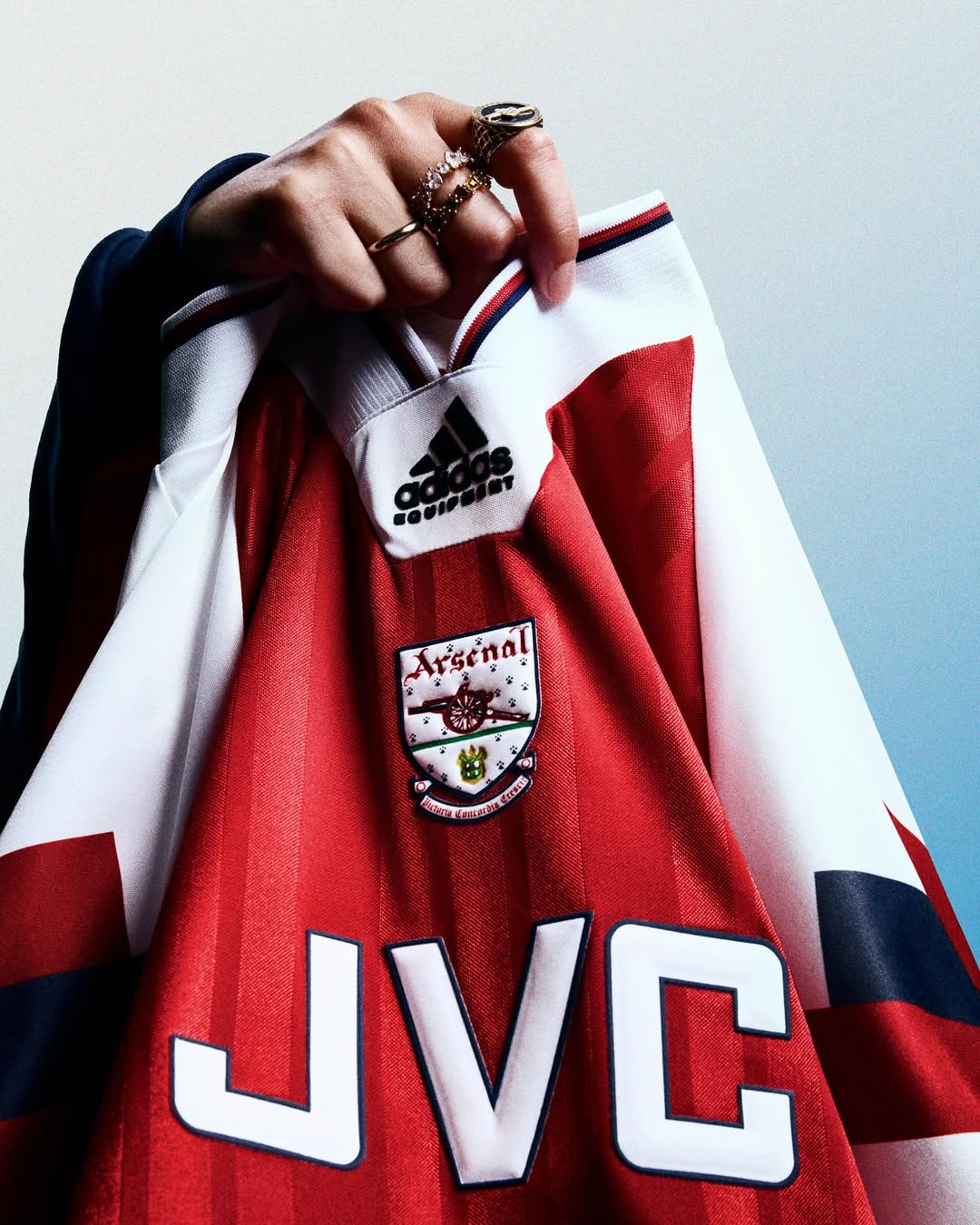 adidas lanceert remake Arsenal voetbalshirt 1992-1994