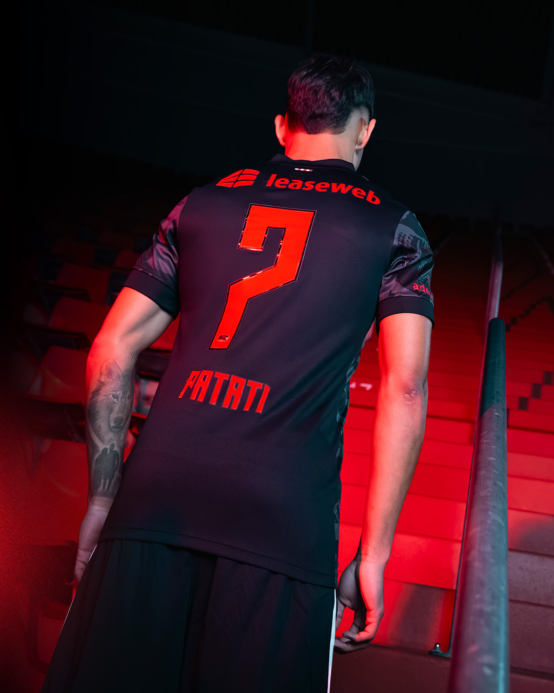 AZ Alkmaar voetbalshirts 2025-2026 geïnspireerd door Zaanstreek en stadion