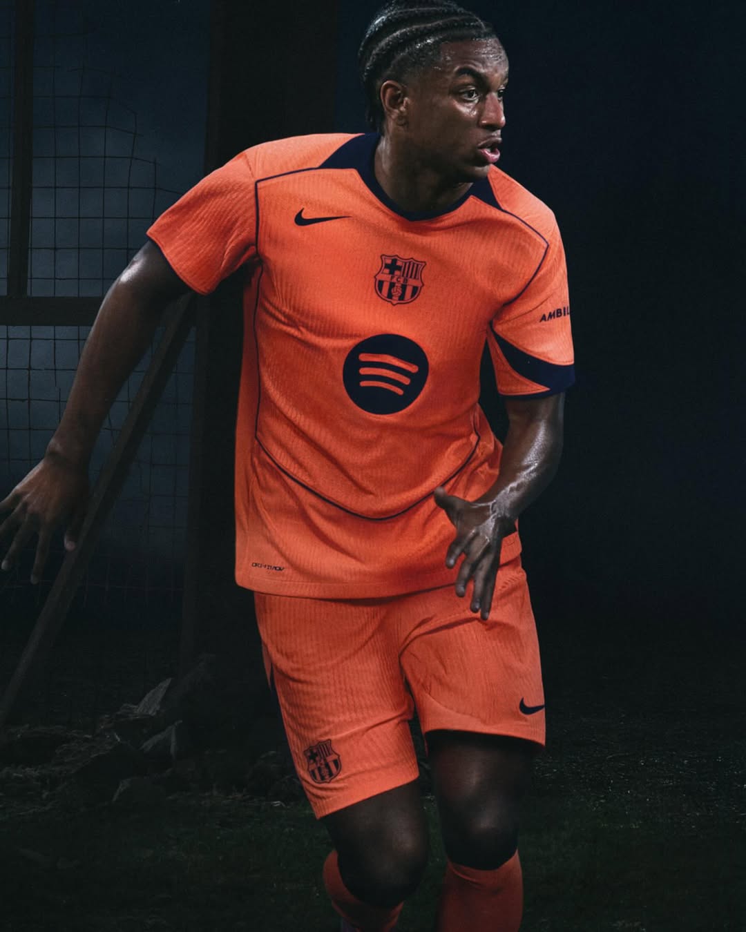 FC Barcelona 3e shirt 2025-2026 ode aan oranje shirts en Total90 template!