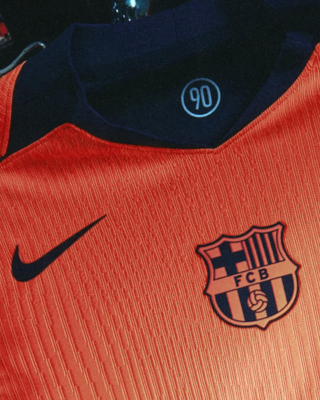 FC Barcelona 3e shirt 2025-2026 ode aan oranje shirts en Total90 template!