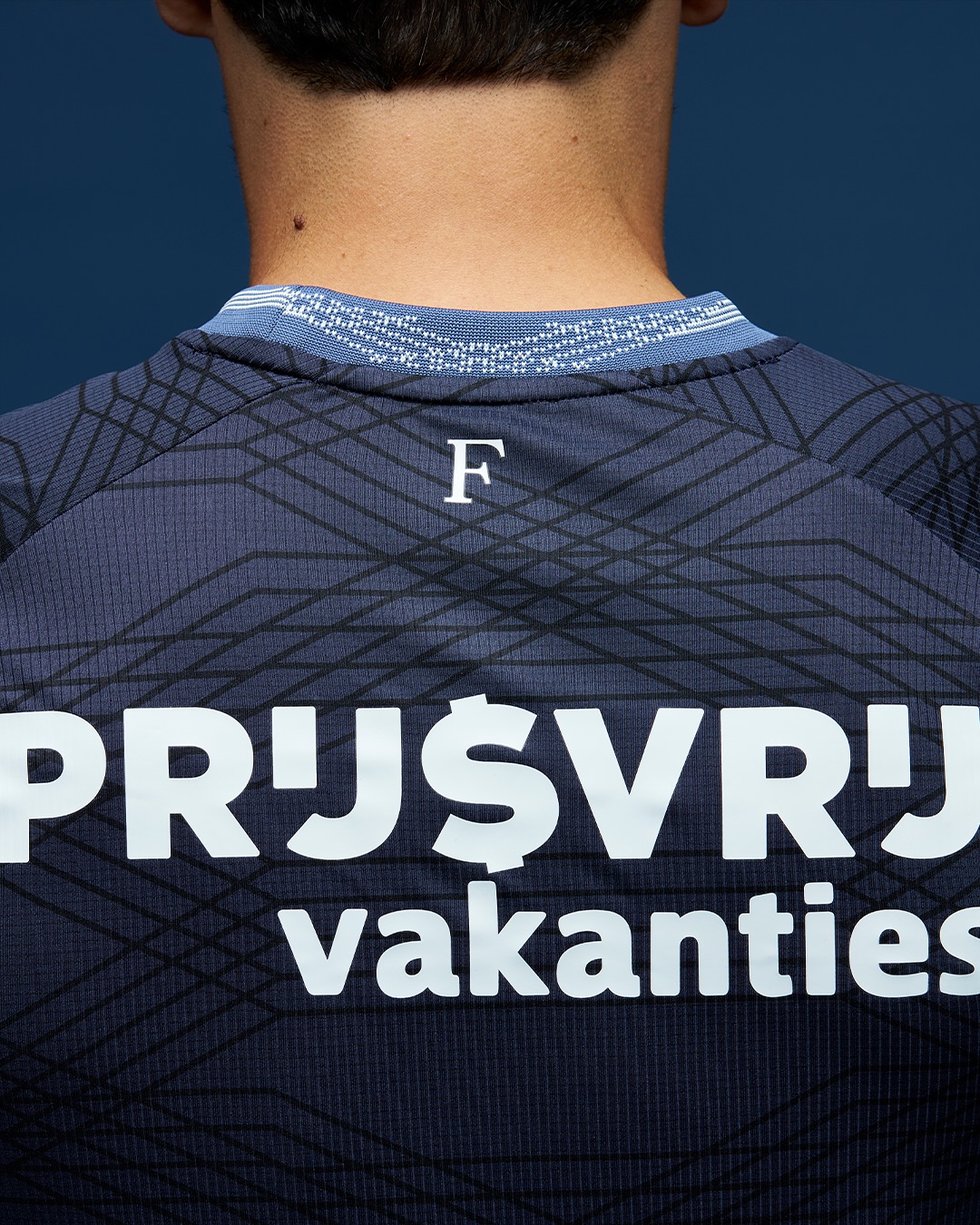 Feyenoord uitshirt 2025-2026 bevat graphic print!