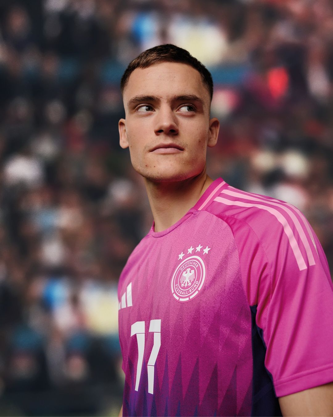 Duitsland uitshirt 2024-2025 in teken diversiteit