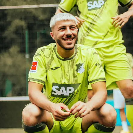 Dit zijn de TSG Hoffenheim voetbalshirts 2024-2025