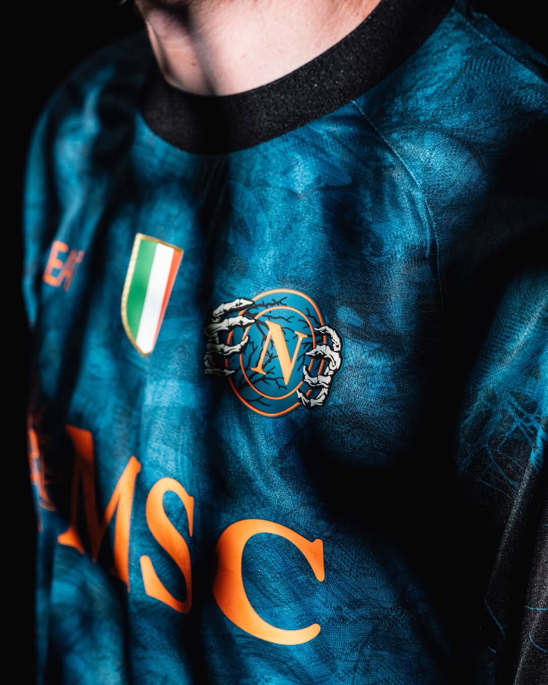 SSC Napoli Halloween shirt 2025-2026 bevat afbeelding doodskop! 