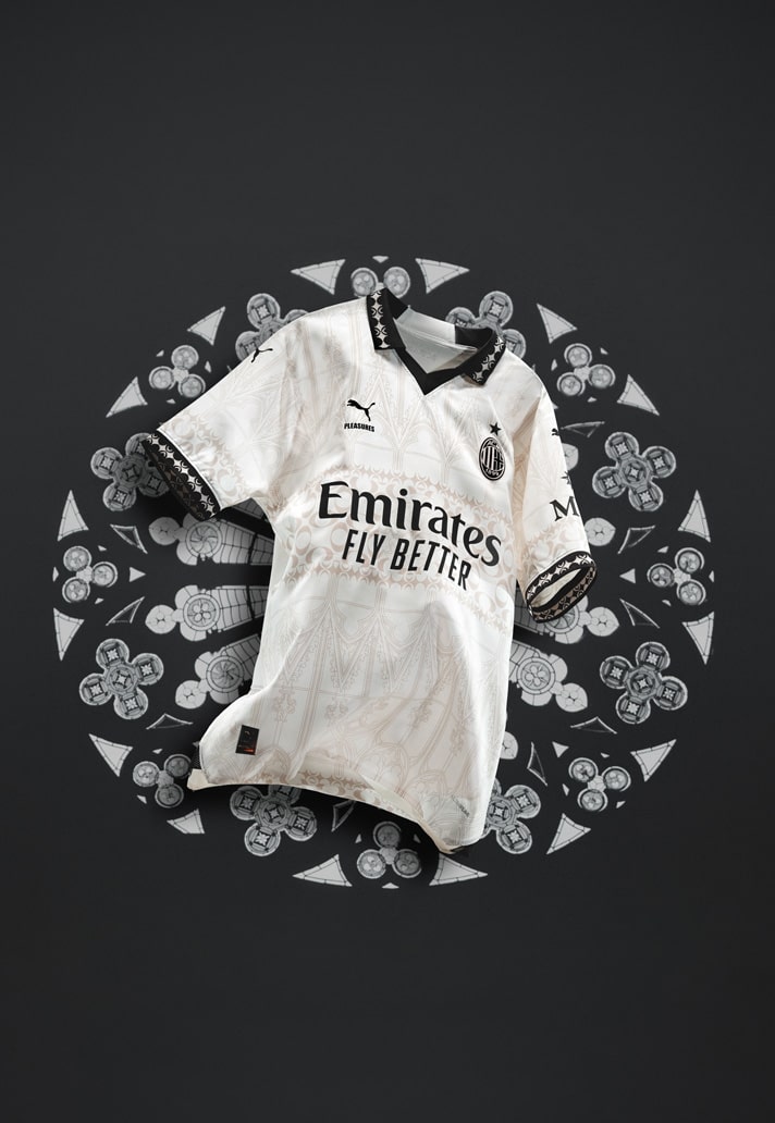 Dit is het AC Milan 4e voetbalshirt 2024 van PLEASURES en Puma