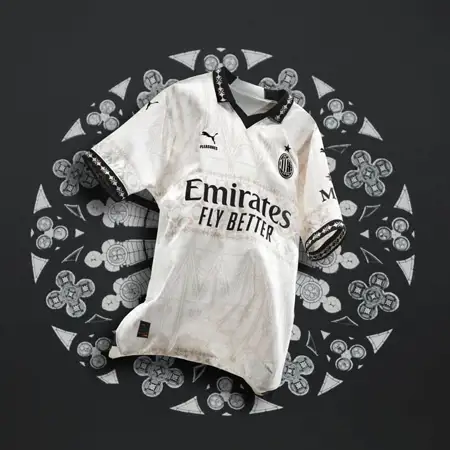 Dit is het AC Milan 4e voetbalshirt 2024 van PLEASURES en Puma