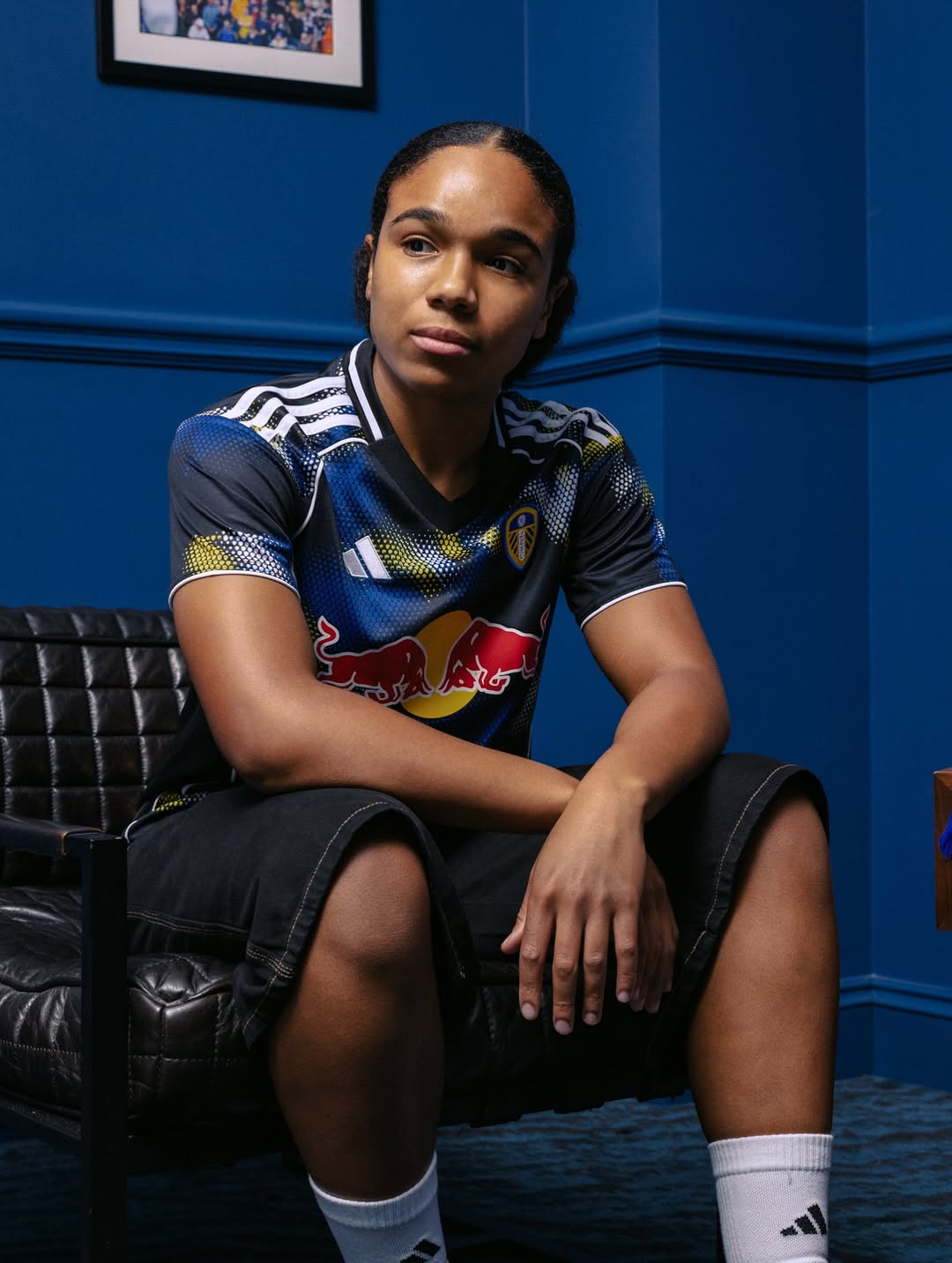 Leeds United voetbalshirts 2025-2026 geïnspireerd door Lowfields Tunnel, sjaals en shirt 2001-2003