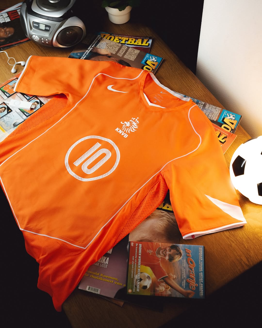 Nike lanceert remake Nederlands Elftal voetbalshirt 2004