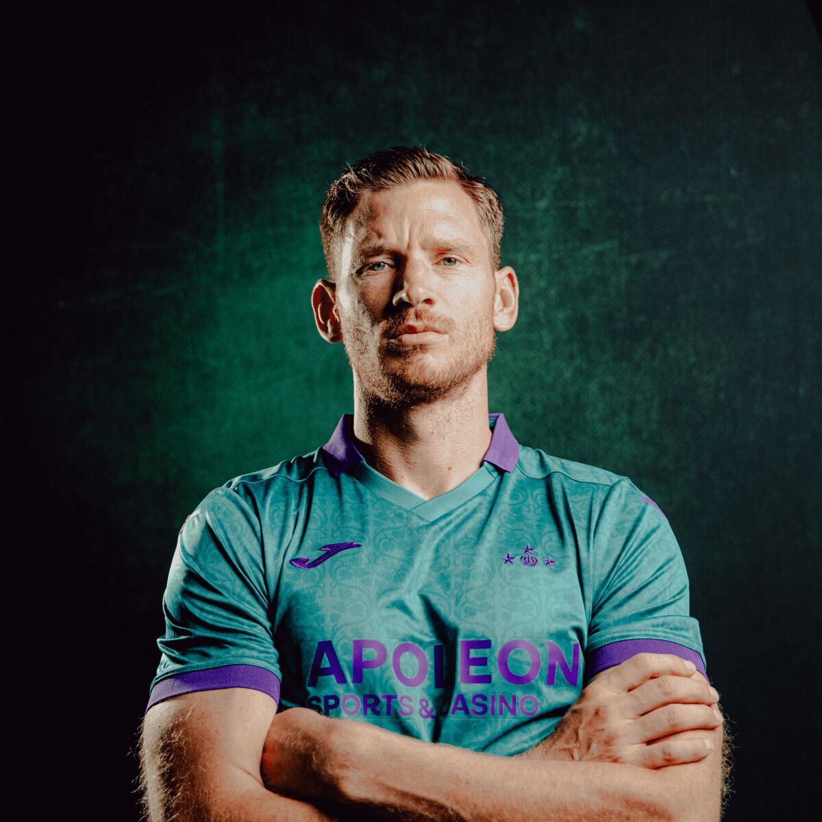 Anderlecht voetbalshirts 2024-2025 hebben Art Nouveau patroon