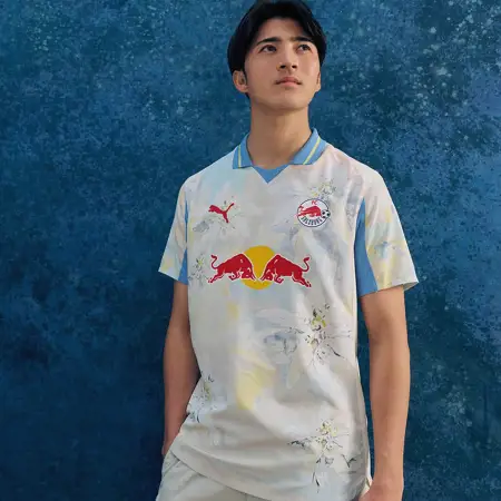 Red Bull Salzburg WK 2025 voetbalshirts geïnspireerd door Edelweiss!