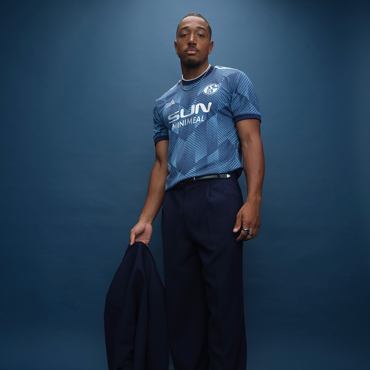 Dit zijn de Schalke 04 voetbalshirts 2024-2025