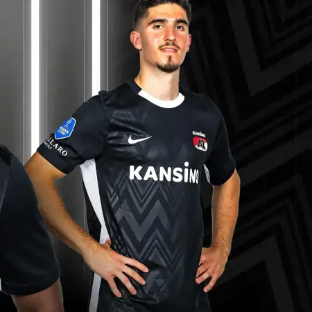 Dit is het AZ Europa League uitshirt 2024-2025