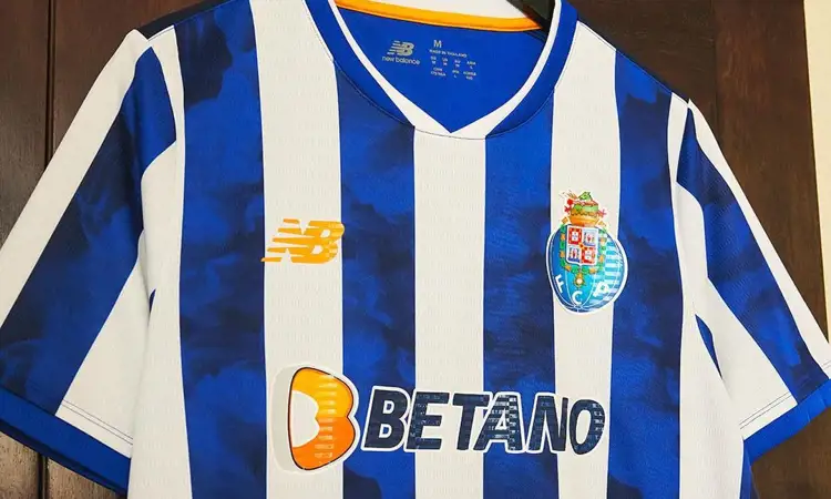 FC Porto voetbalshirts 2024-2025 in teken van vuur en vlam!