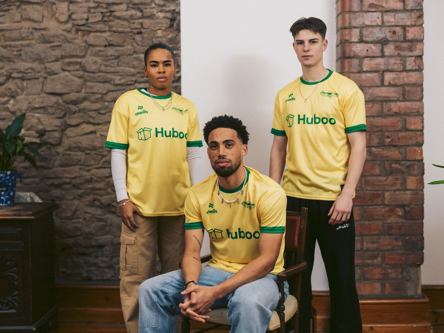 Bristol City voetbalshirts 2023-2024