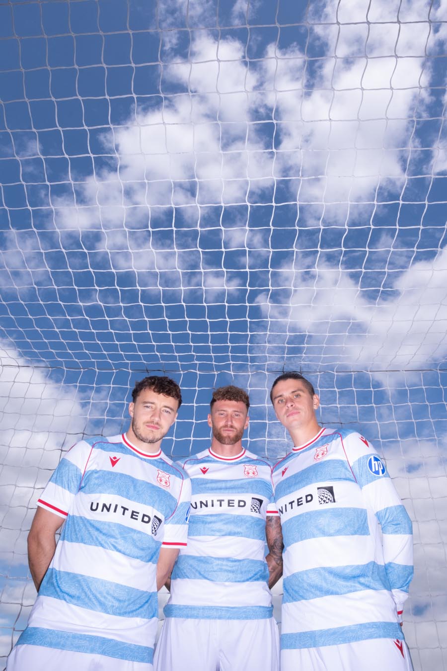 Wrexham AFC voetbalshirts 2025-2026 geïnspireerd door shirts jaren '80, Wales en Patagonië