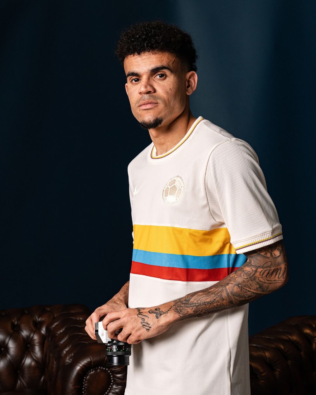 adidas lanceert Colombia voetbalshirt ter ere 100 jarig bestaan voetbalbond