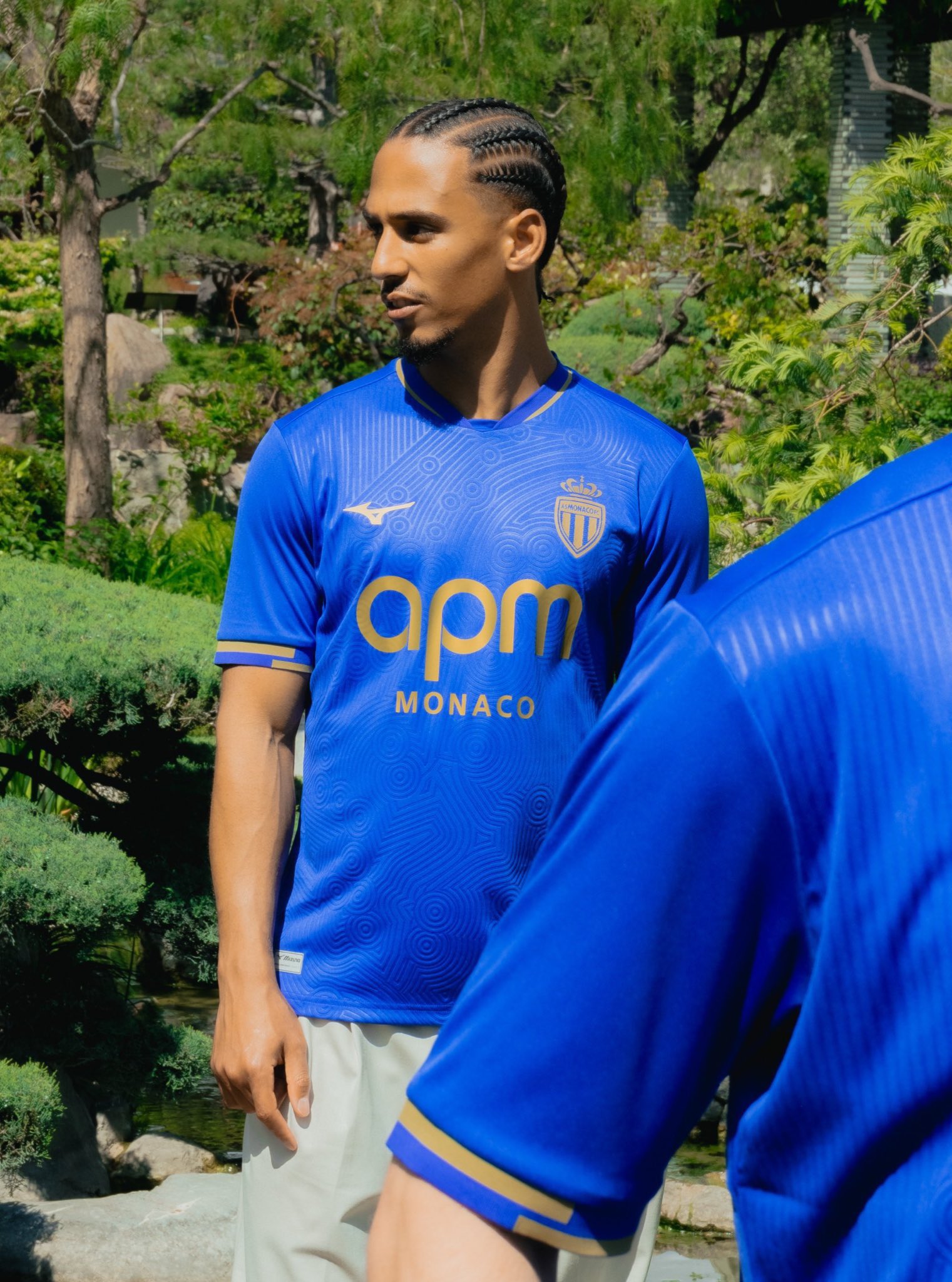 Dit zijn de AS Monaco voetbalshirts 2025-2026 van Mizuno