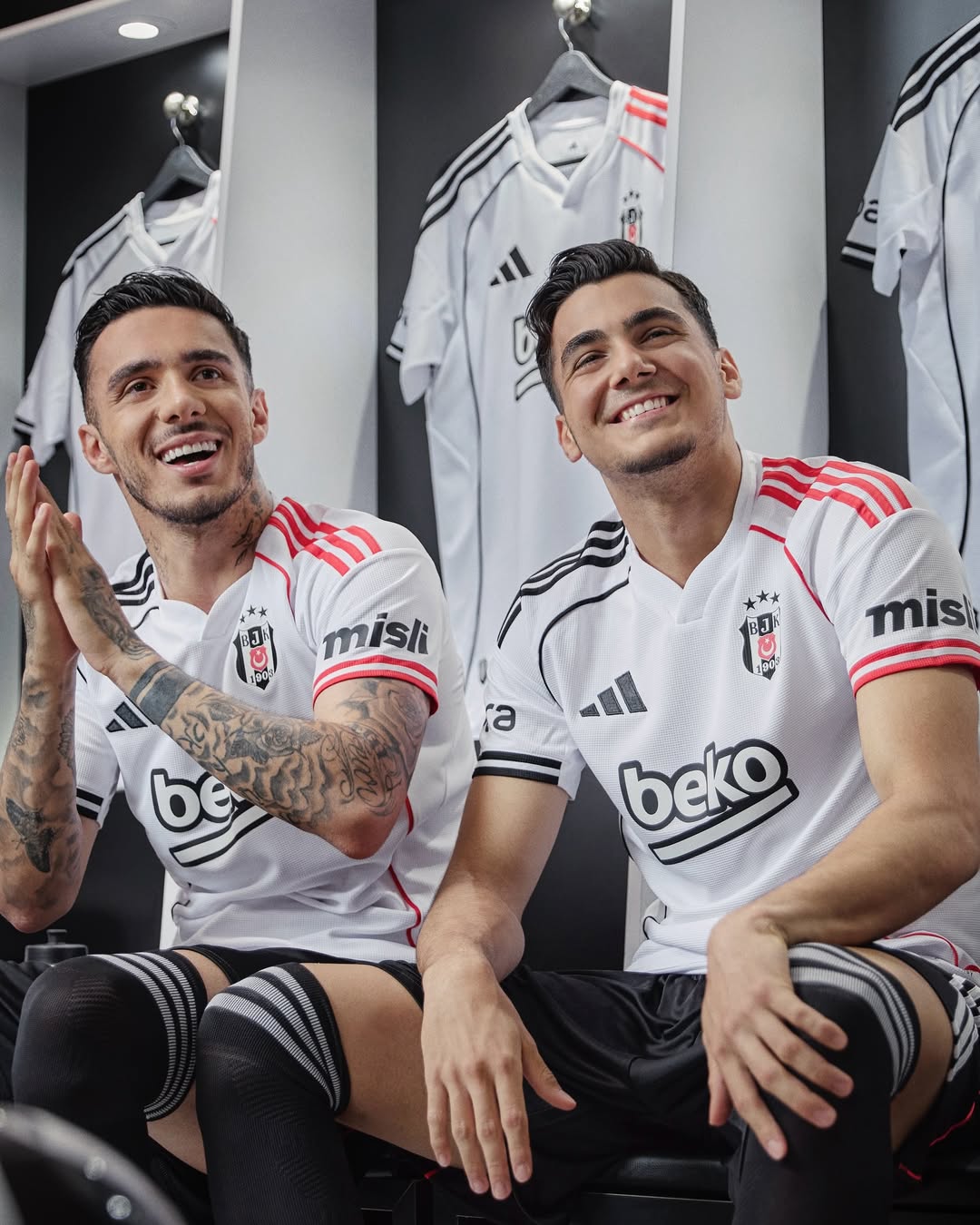 Beşiktaş voetbalshirts 2025-2026 hebben adidas TIRO25 template