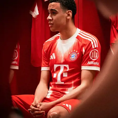 Bayern München thuisshirt 2025-2026 ode aan de stad!