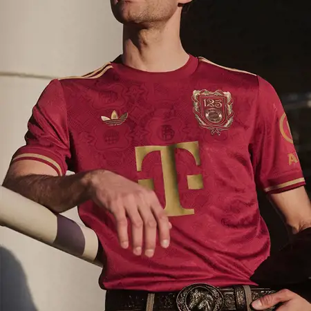 Bayern München voetbalshirt 125 jarig bestaan geïnspireerd door historie!