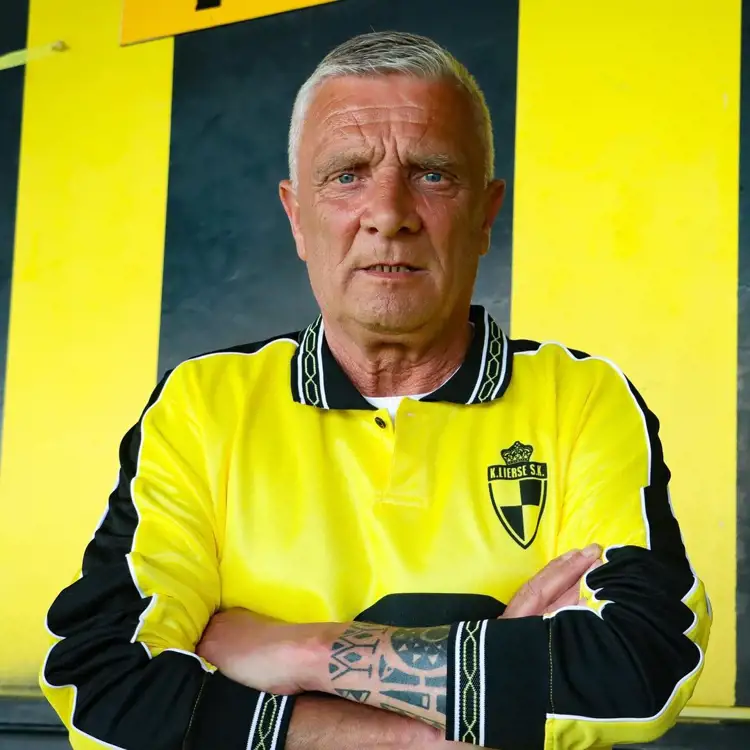 Dit is het Lierse SK retro voetbalshirt 1996-1997