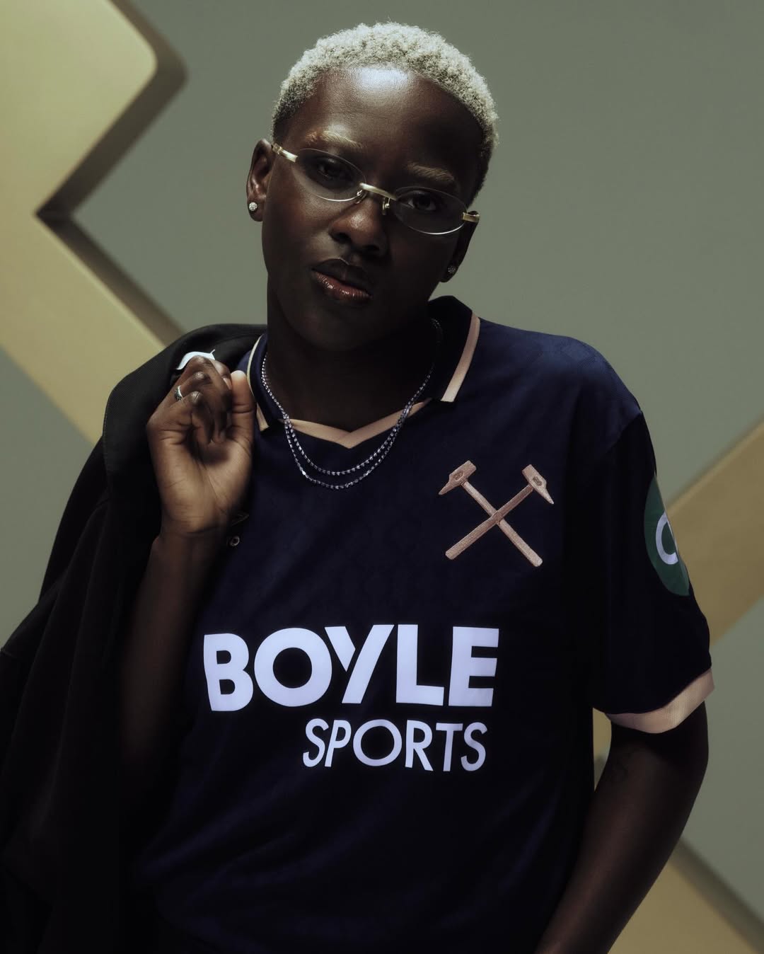 West Ham United voetbalshirts 2025-2026 in stijl ''United By More''