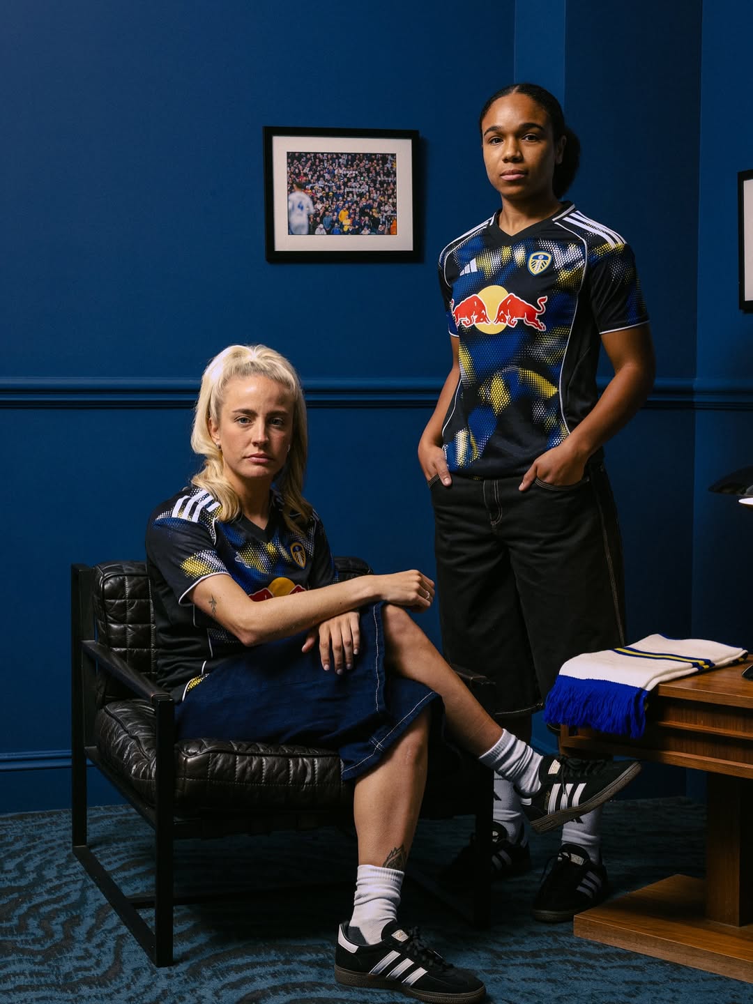 Leeds United voetbalshirts 2025-2026 geïnspireerd door Lowfields Tunnel, sjaals en shirt 2001-2003