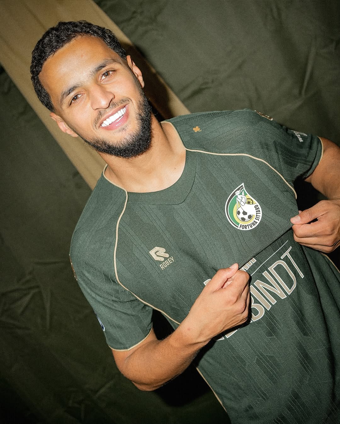 Fortuna Sittard voetbalshirts 2025-2026 bevatten graphic print!