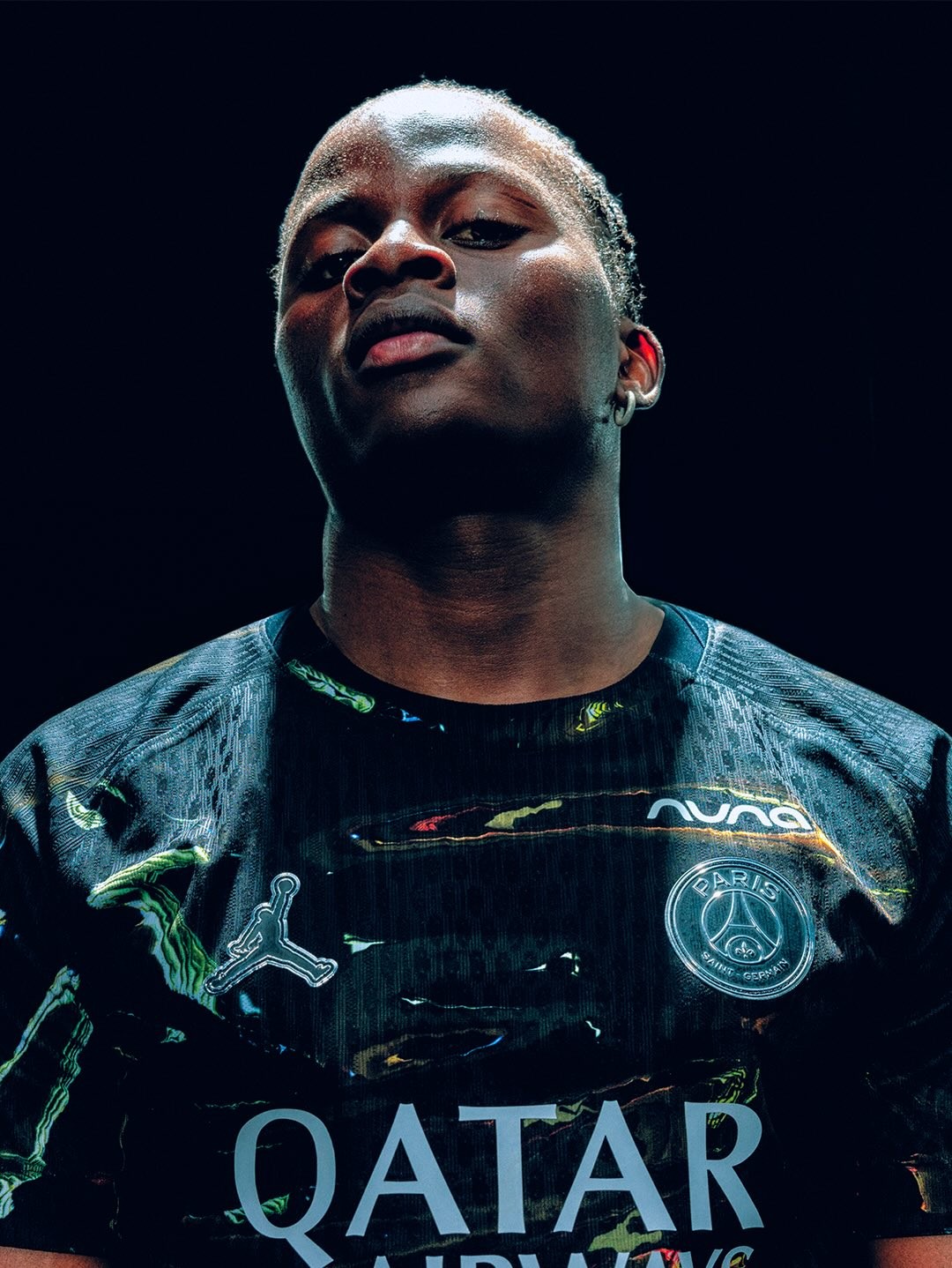 Paris Saint Germain 5e shirt 2025-2026 geinspireerd door nachtelijk Parijs