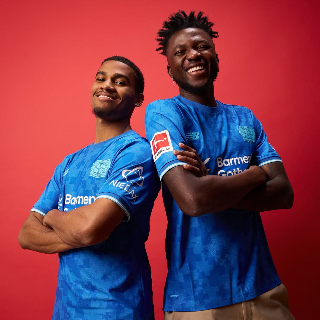 Dit zijn de Bayer Leverkusen voetbalshirts 2025-2026 van New Balance