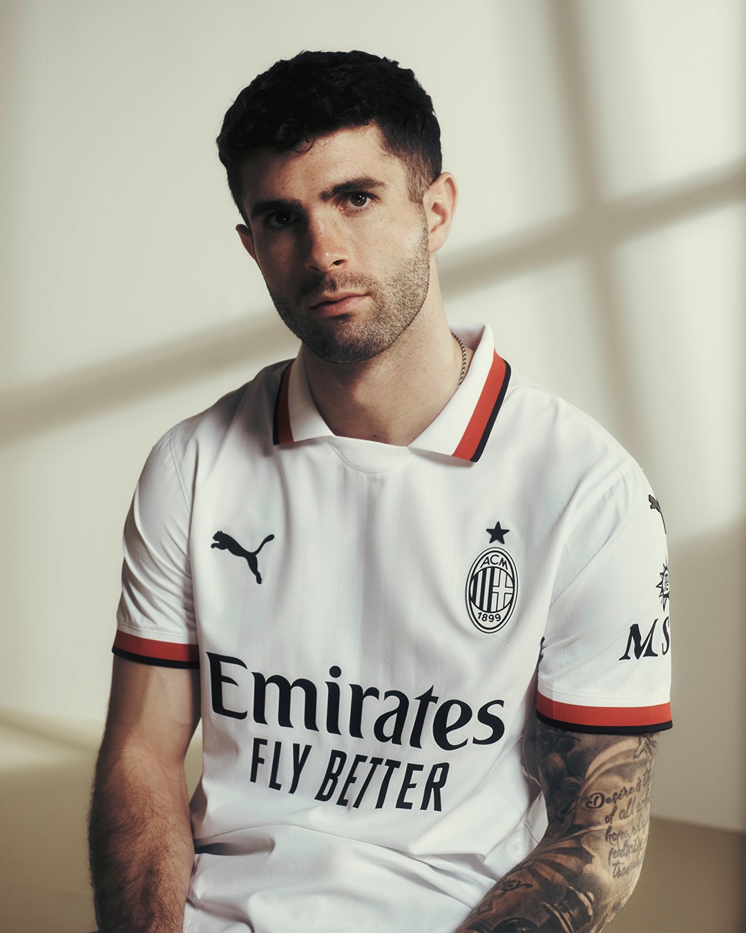 AC Milan uitshirt 2024-2025 elegant en innovatief! 