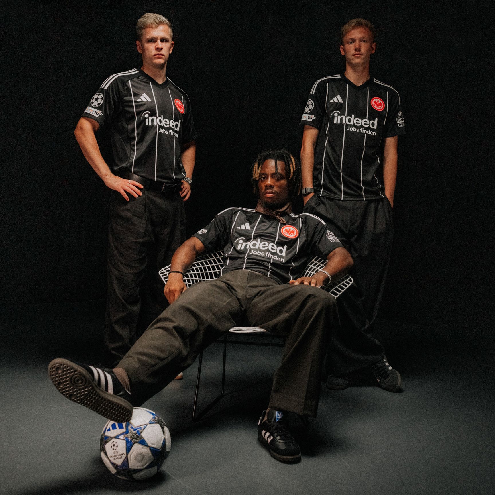 Dit zijn de Eintracht Frankfurt voetbalshirts 2025-2026 van adidas