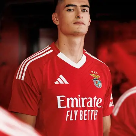 Benfica thuisshirt 2024-2025 geïnspireerd door shirt 50 jaar geleden