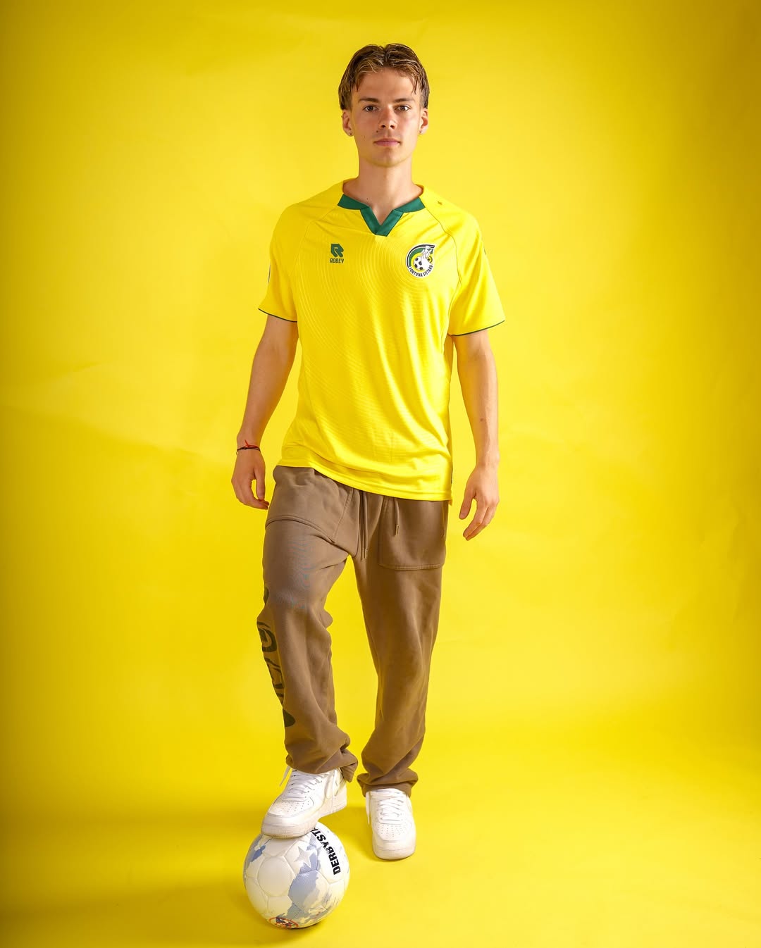 Fortuna Sittard voetbalshirts 2025-2026 bevatten graphic print!