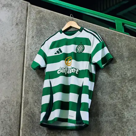 Celtic thuisshirt 2024-2025 bevat Keltisch detail