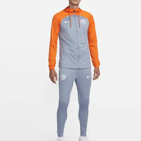 Dit is het grijs/oranje Inter Milan Champions League trainingspak 2023-2024