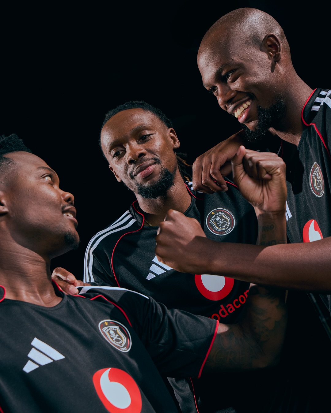 Dit zijn de Orlando Pirates voetbalshirts 2025-2026