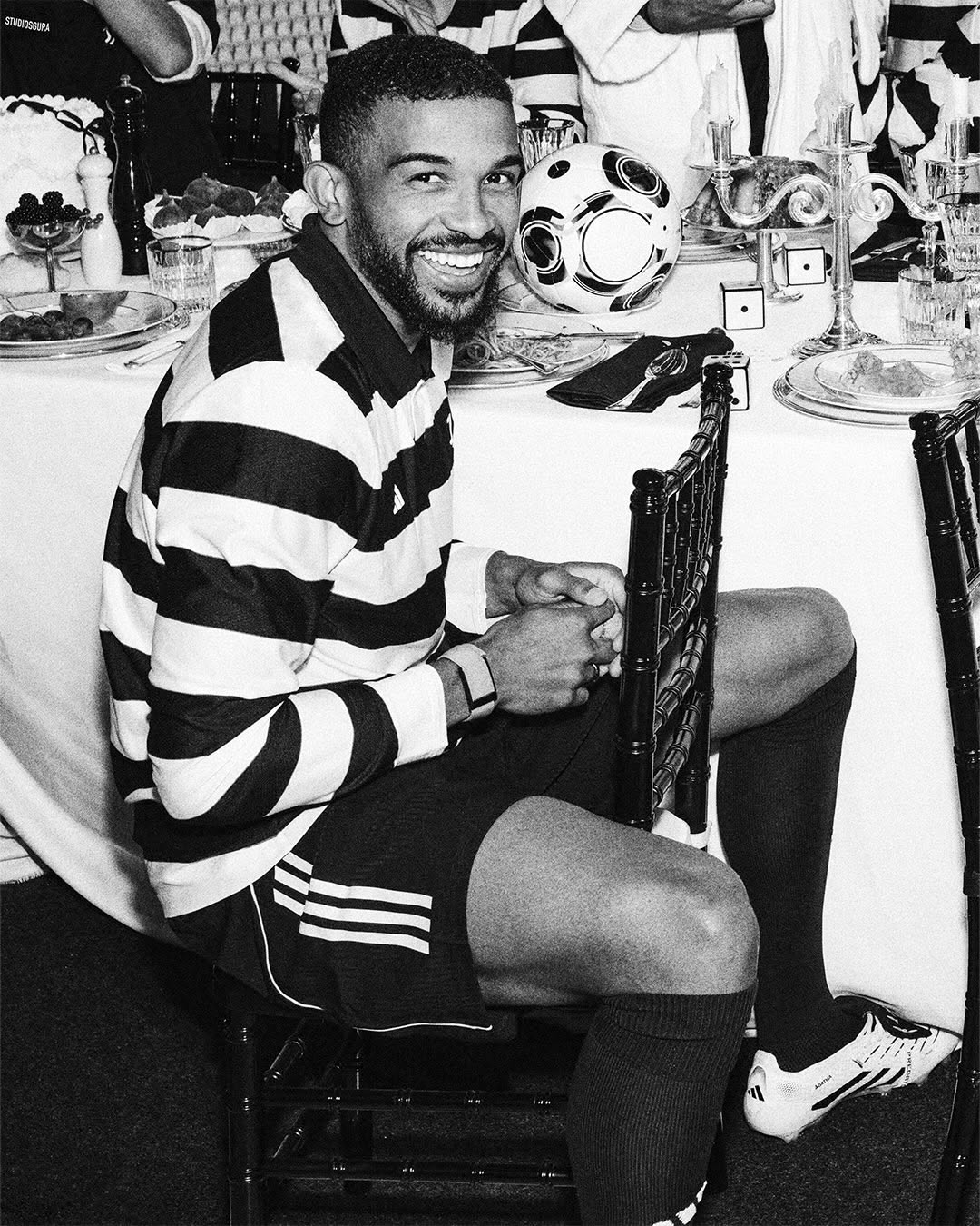 Juventus 4e shirt 2025-2026 geïnspireerd door historisch warming-up shirt