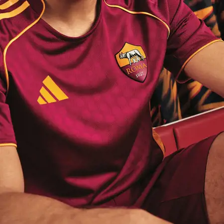 AS Roma thuisshirt 2025-2026 heeft jaren '90 look!