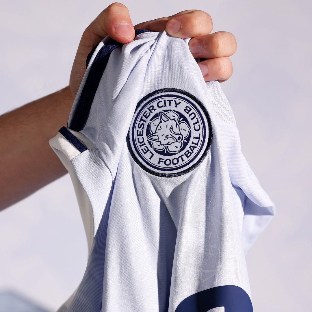 Dit zijn de Leicester City voetbalshirts 2024-2025