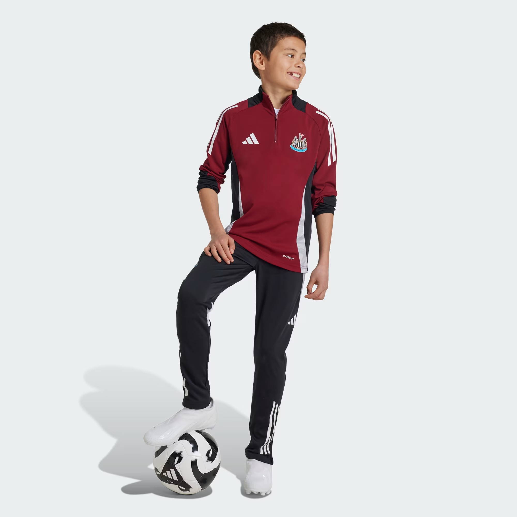 Dit zijn goedkope adidas voetbal trainingspakken tijdens Black Friday