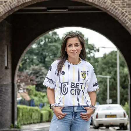 Vitesse voetbalshirts 2023-2024