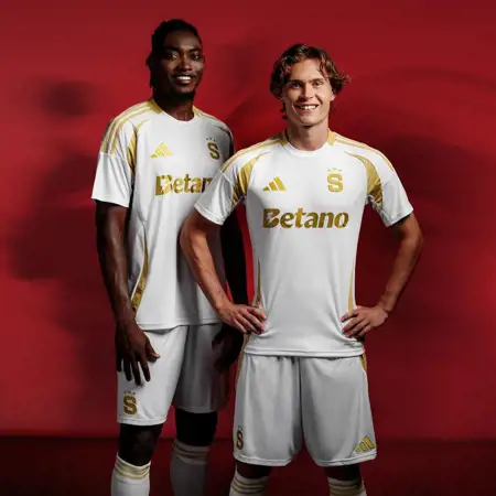 Dit zijn de Sparta Praag voetbalshirts 2024-2025