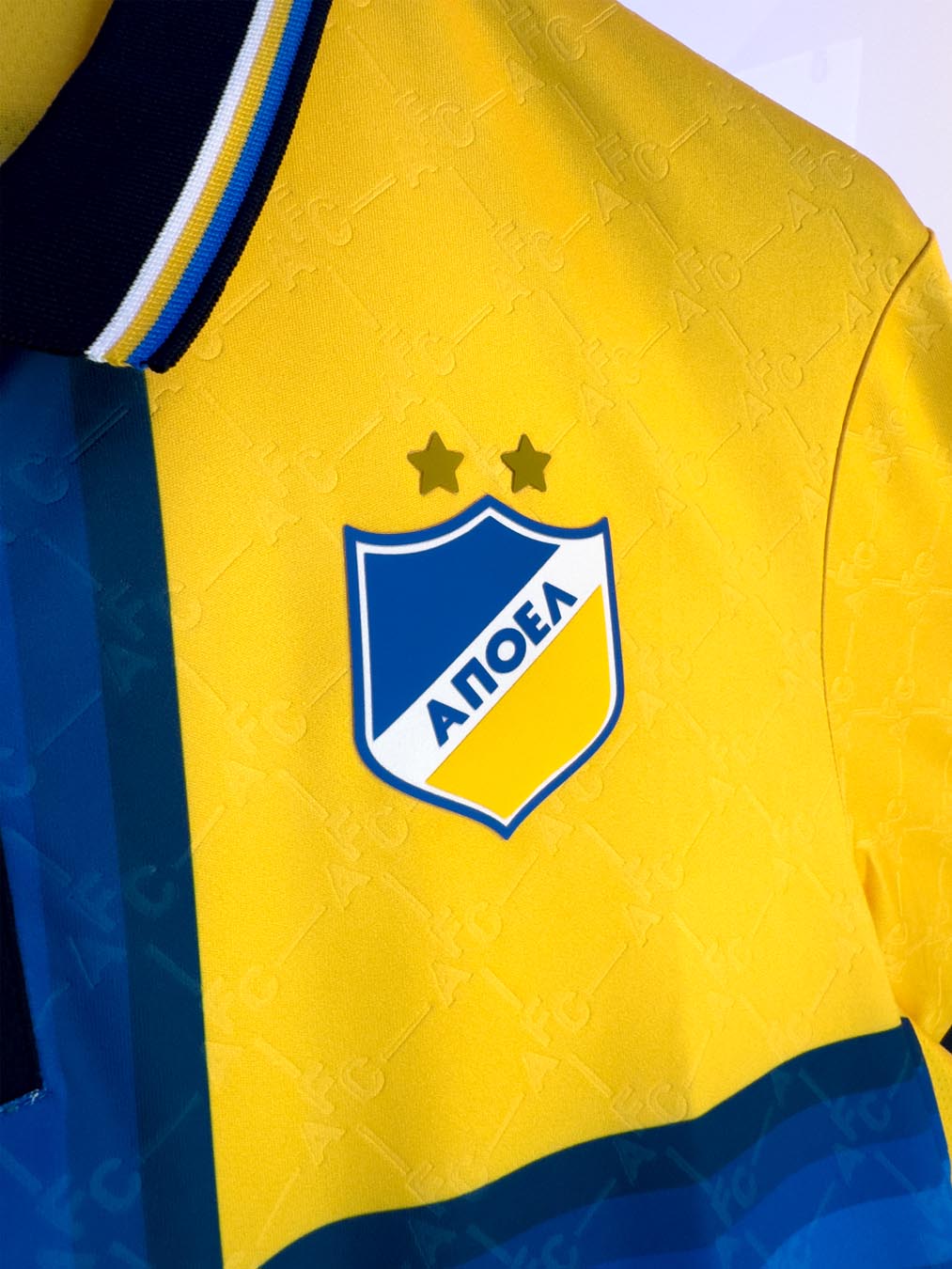 Dit zijn de APOEL FC voetbalshirts 2025-2026